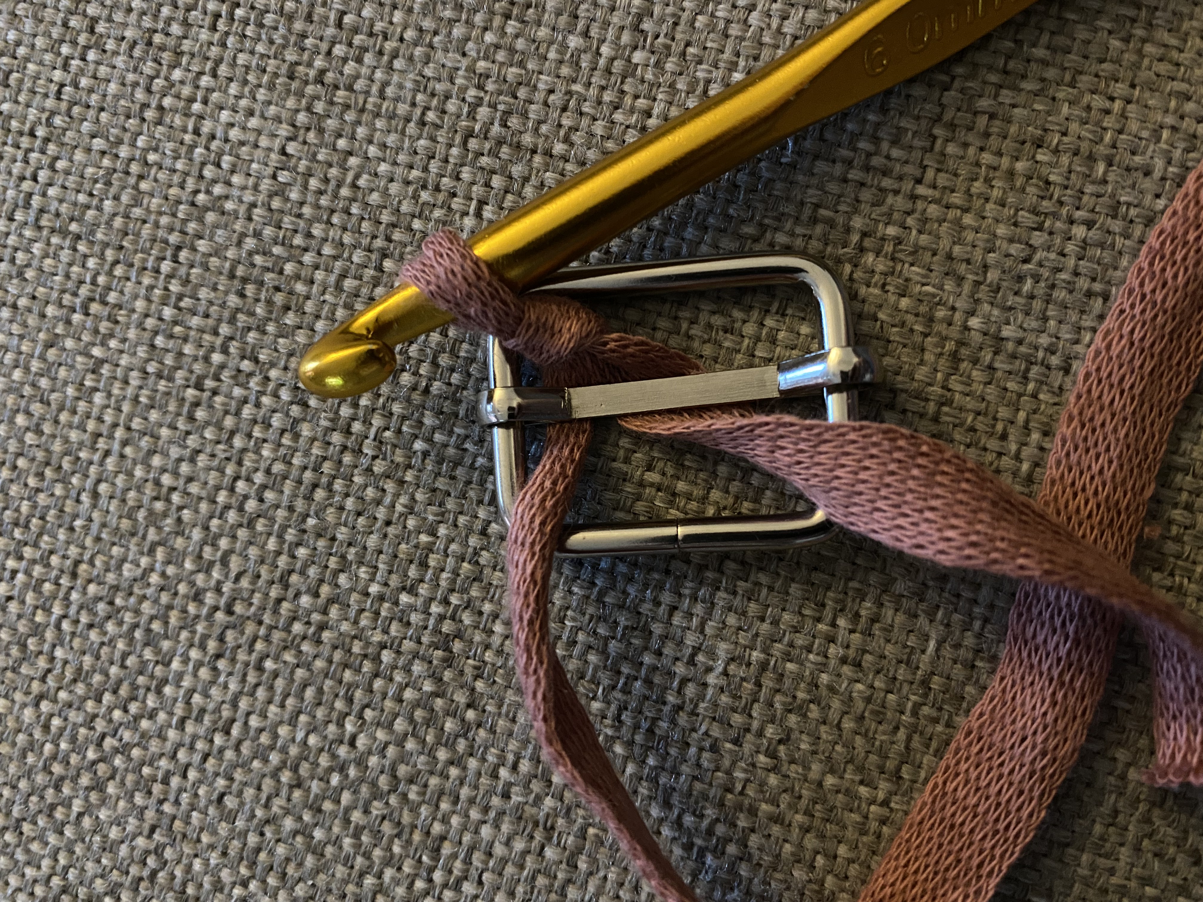 attach yarn to slider1